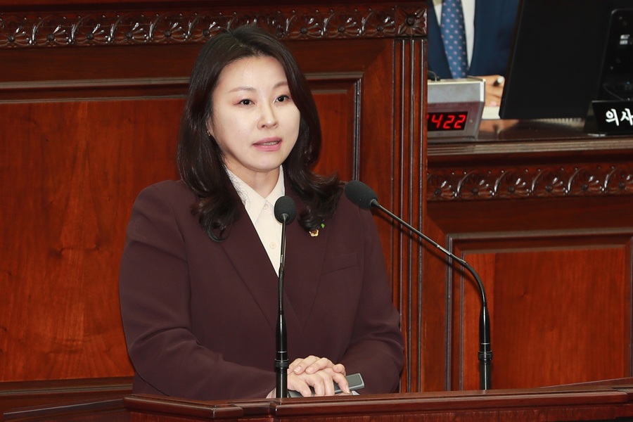 ▲ 충북도의회 교육위원회 박진희 의원은 10일 제421회 임시회 1차 본회의 5분 자유발언을 통해 도내 특수학교에 저상버스 도입을 촉구했다.ⓒ충북도의회