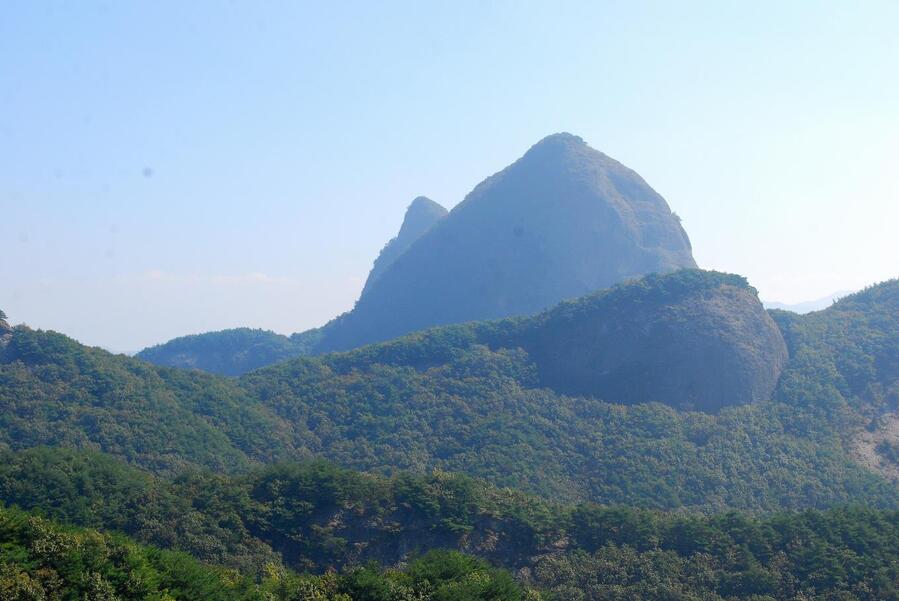 ▲ 비룡대 바로 밑에서 바라본 마이산.ⓒ진경수 山 애호가