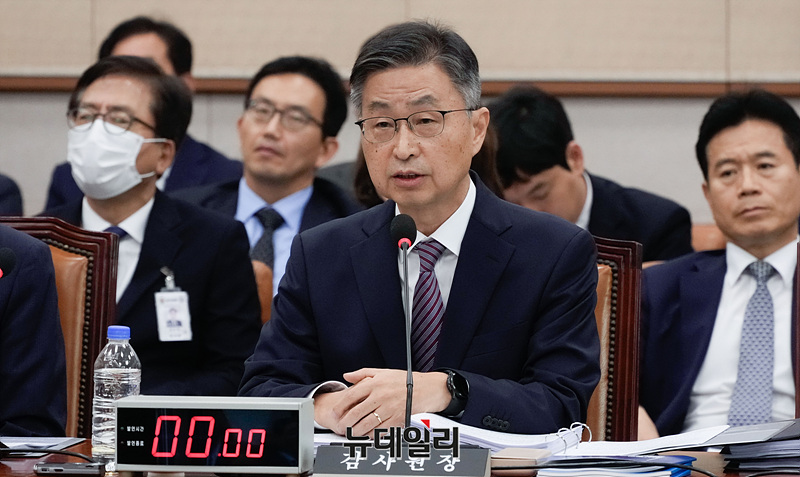 ▲ 최재해 감사원장이 15일 오전 서울 여의도 국회에서 열린 국회 법제사법위원회의 감사원에 대한 국정감사에서 의원들의 질의에 답하고 있다. ⓒ서성진 기자