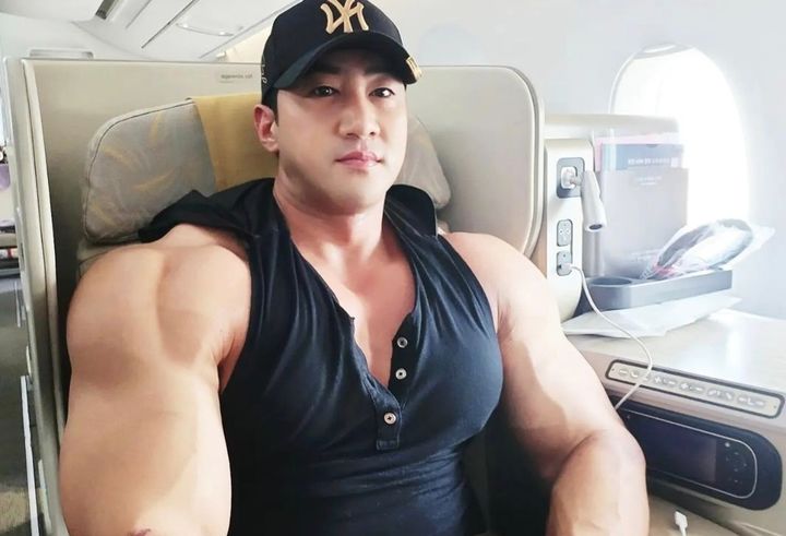 ▲ 여성 지인을 폭행한 혐의로 재판에 넘겨진 '징맨' 황철순씨에 대한 2심 선고가 연기됐다. ⓒ황철순 인스타그램 캡처