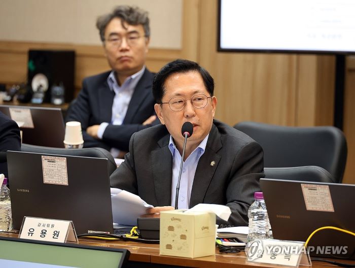 ▲ 국민의힘 유용원 의원이 17일 충남 계룡대 육군본부에서 열린 국회 국방위원회 국정감사에서 질의하고 있다. ⓒ연합뉴스