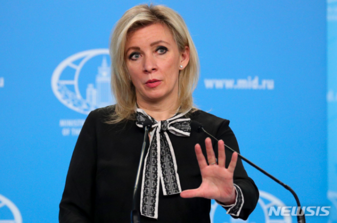 ▲ 러시아 외무부는 북한이 러시아에 파병했다는 주장은 허위 정보라고 주장했다. 사진은 정례브리핑 중인 마리야 자하로바 러시아 외무부 대변인의 모습. ⓒAP/뉴시스]