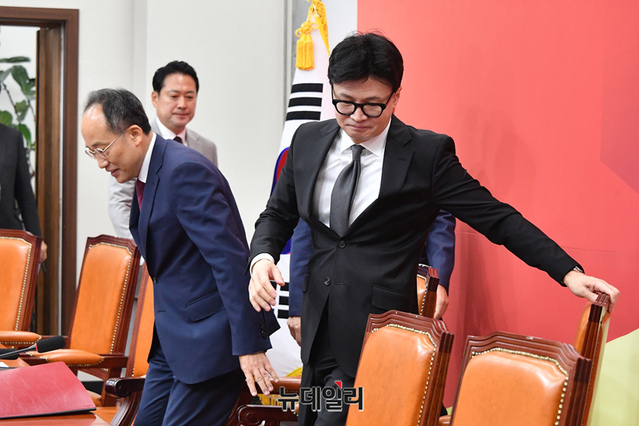 ▲ 추경호 국민의힘 원내대표(좌)와 한동훈 국민의힘 대표(우).ⓒ이종현 기자