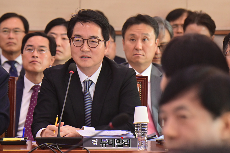 ▲ 심우정 검찰총장이 25일 오전 국회 법제사법위원회에서 열린 법무부·법제처·감사원·고위공직자범죄수사처·헌법재판소·대법원 종합 국정감사에서 의원들의 질문에 답하고 있다. ⓒ이종현 기자