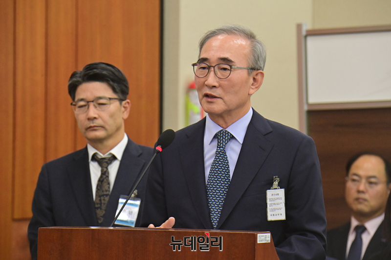 ▲ 김영섭 KT 대표가 25일 오후 국회에서 열린 과학기술정보방송통신위원회의 과학기술정보통신부 등에 대한 종합감사에서 의원들의 질의에 답하고 있다 ⓒ뉴데일리