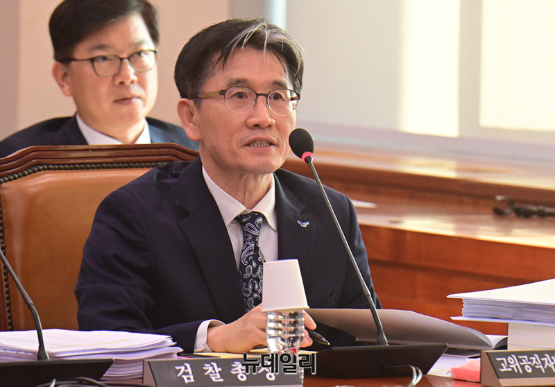 ▲ 오동운 고위공직자범죄수사처 처장이 25일 오전 국회 법제사법위원회에서 열린 법무부·법제처·감사원·고위공직자범죄수사처·헌법재판소·대법원 종합 국정감사에서 의원들의 질문에 답하고 있다. ⓒ이종현 기자