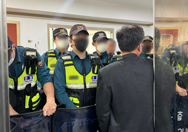 ▲ 경찰이 30일 국가보안법 위반 혐의로 진보단체인 한국진보연대를 압수수색 중이다. ⓒ연합뉴스