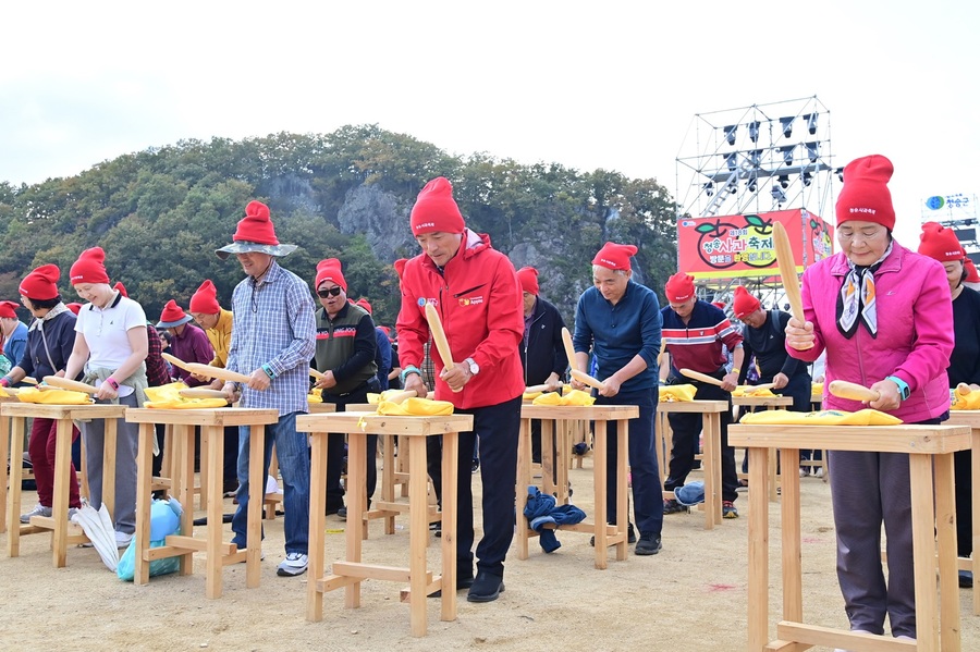 ▲ 청송사과축제가 다채로운 프로그램으로 군민과 관광객을 매료시키며 대한민국 최고의 축제임을 다시 한번 증명하고 있다.ⓒ청송군