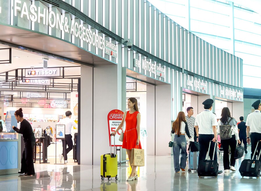 ▲ 인천공항 출국장 신세계존ⓒ신세계면세점