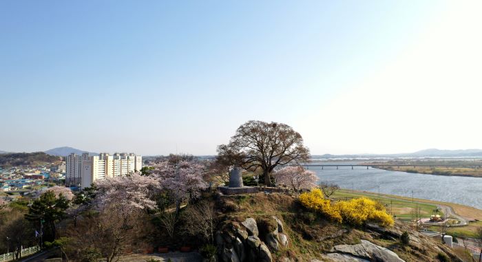 ▲ 강경 옥녀봉에서 내려다 본 금강.ⓒ논산시