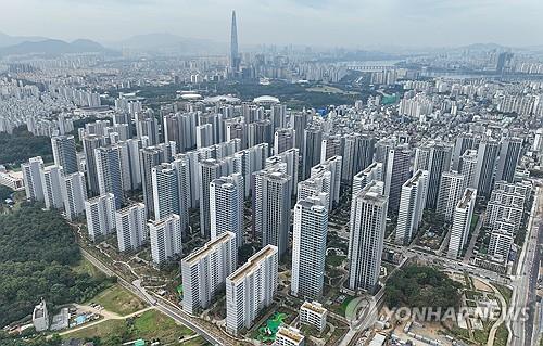 ▲ 서울 용산구 남산공원에서 바라본 서울 시내 아파트 모습 ⓒ연합뉴스