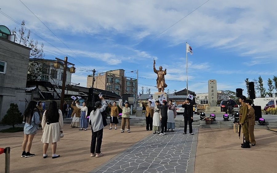 ▲ 익산시는 올해부터 문화체육관광부와 함께 '서부내륙권 관광진흥사업'을 성공적으로 추진하고 있다고 6일 밝혔다.(근대문화유산 배움코스)ⓒ익산시
