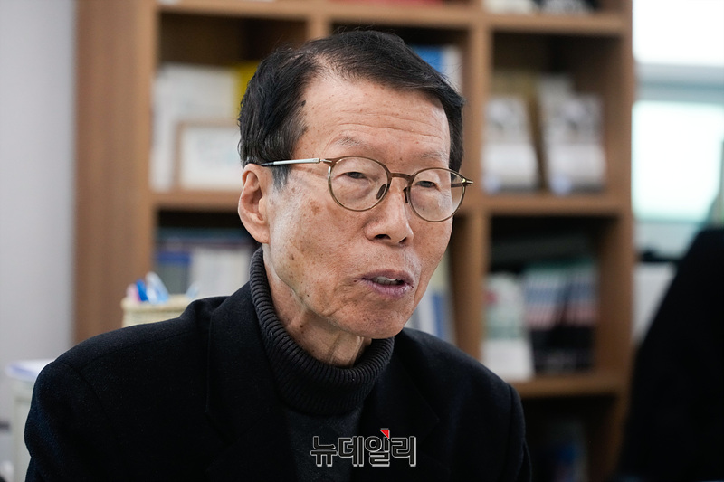 ▲ 사단법인 '북한인권' 이사장 김태훈 변호사가 6일 서울 서대문구 '성공적인 통일을 만들어가는 사람들(PSCORE·이하 성통만사)' 사무실에서 뉴데일리와 인터뷰를 하고 있다.ⓒ서성진 기자