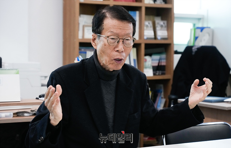 ▲ 사단법인 '북한인권' 이사장 김태훈 변호사가 6일 서울 서대문구 '성공적인 통일을 만들어가는 사람들(PSCORE·이하 성통만사)' 사무실에서 뉴데일리와 인터뷰를 하고 있다.ⓒ서성진 기자