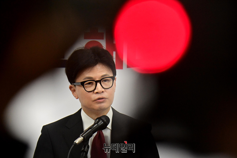 ▲ 한동훈 국민의힘 대표가 지난달 30일 오전 국회에서 열린 취임 100일 기자회견에서 취재진의 질문에 답하고 있다. ⓒ이종현 기자