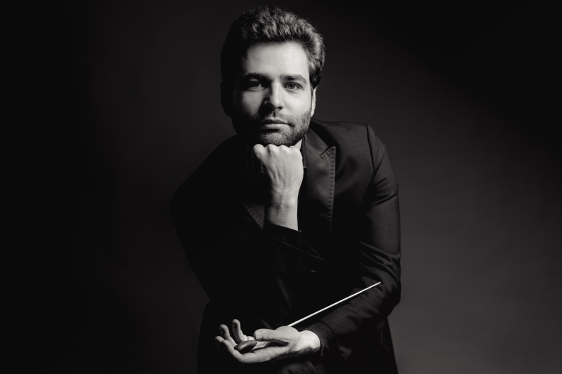 ▲ 독일 출신의 지휘자 시몬 에델만.ⓒ국립심포니오케스트라