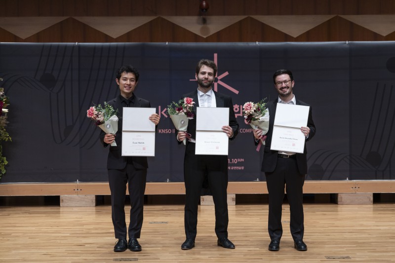 ▲ '제2회 KNSO국제지휘콩쿠르' 수상자 (왼쪽부터 이언 실즈·시몬 에델만·오스틴 알렉산더 차누).ⓒ국립심포니오케스트라