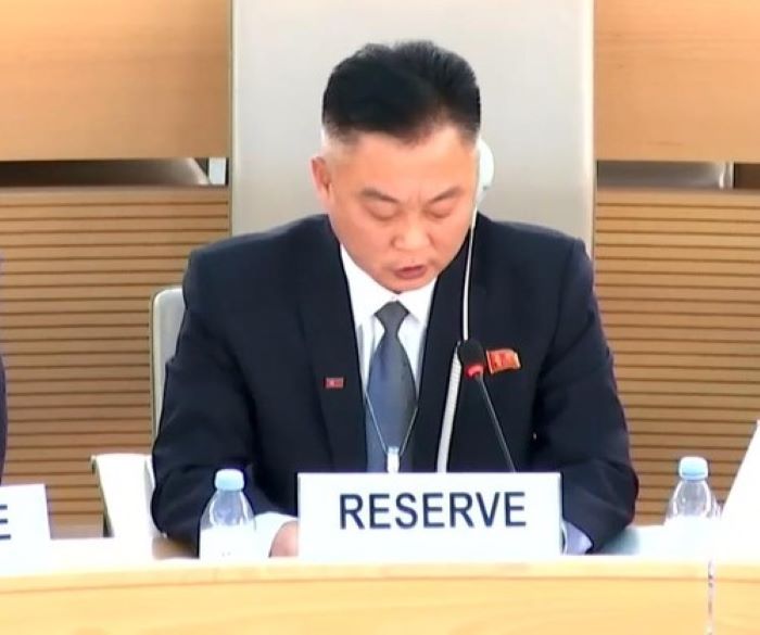 ▲ 7일(현지시간) 유엔 제네바사무소에서 열린 북한에 대한 유엔의 '보편적 인권 정례검토'(UPR) 절차에서 북한 대표단 일원으로 나온 박광호 중앙재판소 국장이 발언하고 있다. ⓒ유엔티비 제공, 연합뉴스