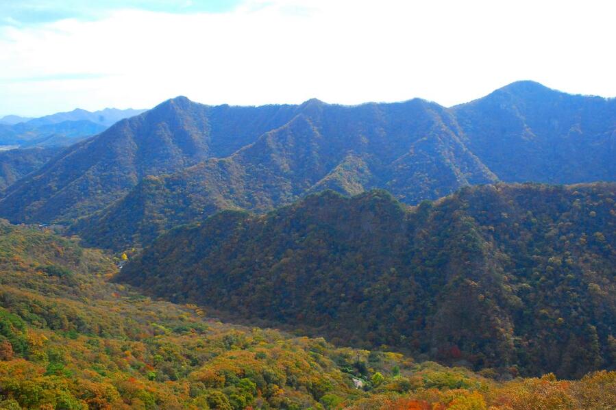 ▲ 불출봉에서 바라본 영현봉(前)과 신선봉(後) 산줄기.ⓒ진경수 山 애호가