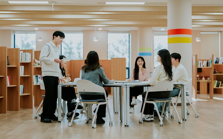 ▲ 토론하는 단국대 학생들.ⓒ단국대