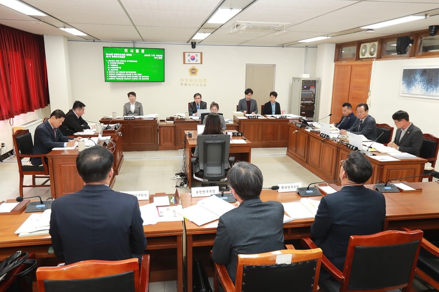 ▲ 충북도의회 정책복지위원회(위원장 이상식)는 19일 제422회 정례회 제1차 회의를 열어 양성평등가족정책관, 기획관리실, 보건환경연구원, 보건복지국에 대한 제3회 추가경정예산안을 심사했다.ⓒ충북도의회