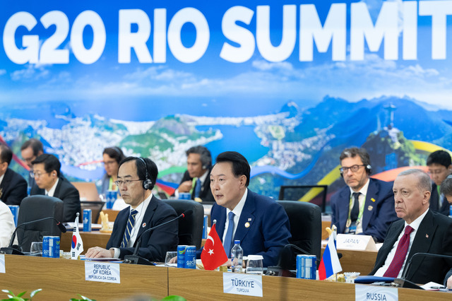 ▲ 윤석열 대통령이 19일(현지시각) 브라질 리우데자네이루 현대미술관에서 열린 19차 주요 20개국(G20) 정상회의 제3세션에 참석해 발언하고 있다. (공동취재) 2024.11.20. ⓒ뉴시스