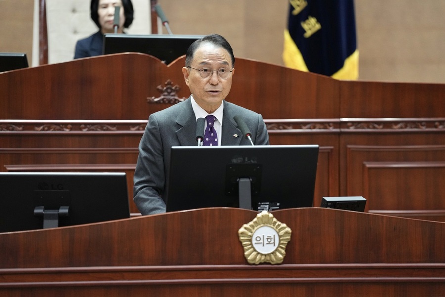 ▲ 박상돈 시장이 20일 오전 천안시의회에서 내년도 예산안을 통해 경제 활력과 성장 잠재력을 높여 ‘새로운 천안, 희망의 천안’을 만들어 가겠다”고 밝혔다.ⓒ천안시