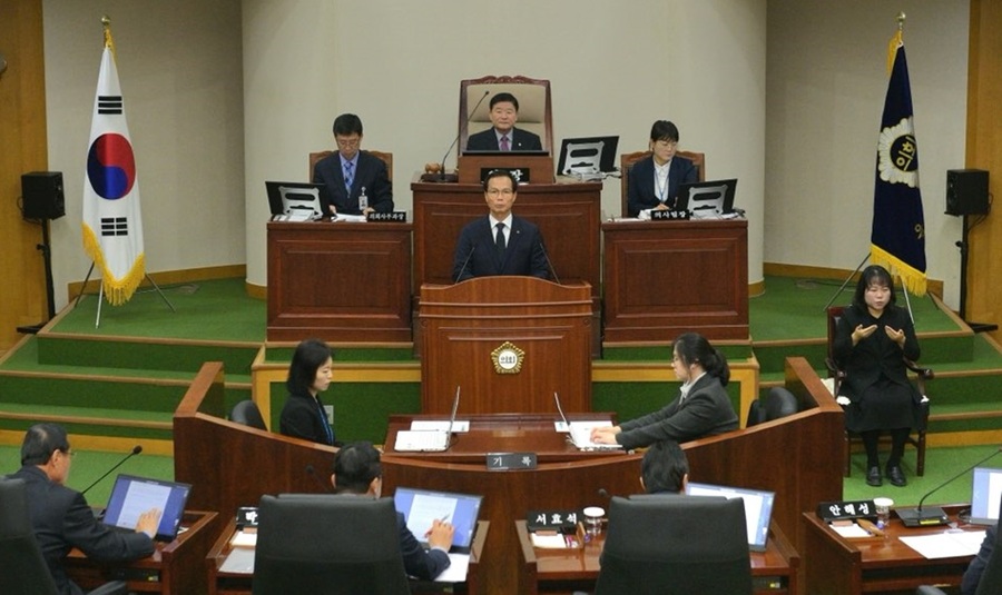 ▲ 조병옥 음성군수는 20일 열린 제372회 음성군의회 제2차 정례회 시정연설서 내년도 군정운영 방향을 밝혔다. ⓒ음성군