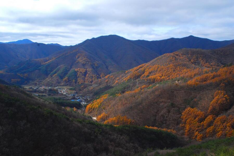 ▲ 전망대에서 바라본 안생달 마을.ⓒ진경수 山 애호가