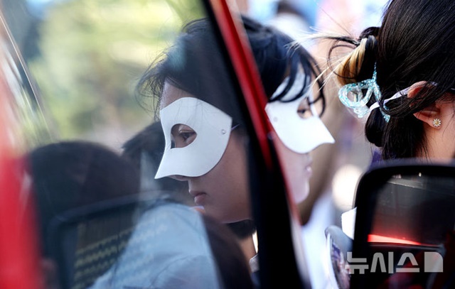 ▲ 서울여성회와 서울여성회 페미니스트 대학생 연합동아리가 '딥페이크 성범죄 규탄 여성 시민·대학생 긴급 기자회견'을 하고 있다. 240829. ⓒ뉴시스