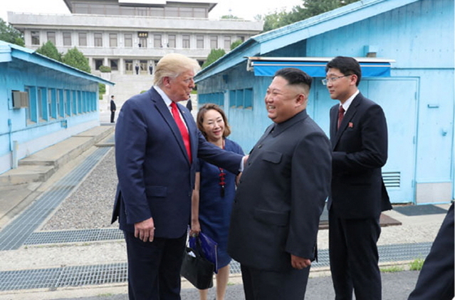 ▲ 2019년 6월 30일 도널드 트럼프 당시 미국 대통령과 북한 김정은이 판문점 남측지역에서 회동했다. ⓒ북한 노동신문/뉴시스