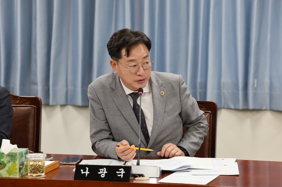 ▲ 나광국 전남도의원이 무안국제공항 활성화를 위해 환승노선 개발 필요성을 주장했다.ⓒ전남도의회 제공