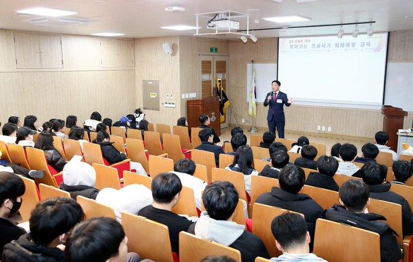 ▲ 고3 대상 찾아가는 전세 사기 피해 예방 교육 장면.ⓒ서구