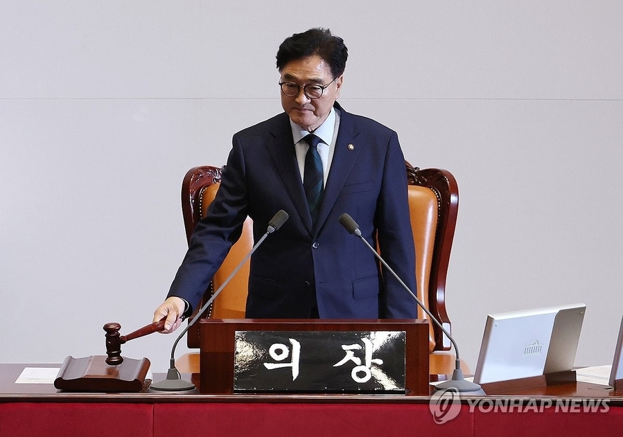 국회 계엄 해제요구안 가결에 환율 급등에서 진정 국면… 1420원대