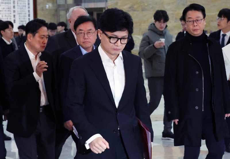 ▲ 한동훈 국민의힘 대표가 4일 오전 서울 여의도 국회에서 열린 비상 의원총회에 참석하고 있다. ⓒ뉴시스