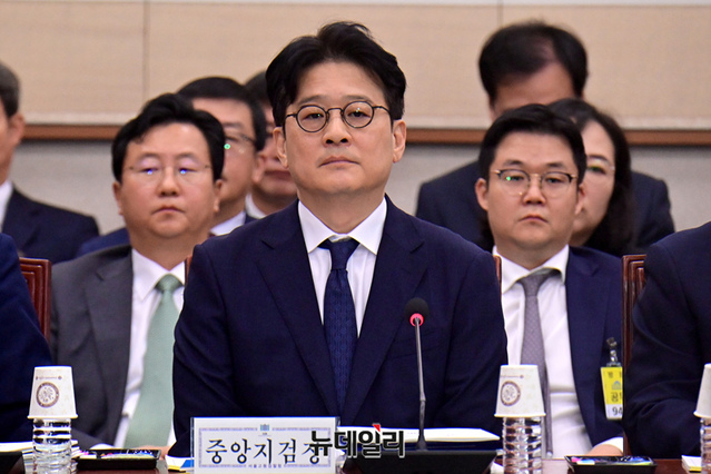 ▲ 이창수 서울중앙지검장이 지난 10월18일 국회에서 열린 법제사법위원회의 서울고검·수원고검 등 11개 기관에 대한 국정감사에 출석했다. ⓒ이종현 기자