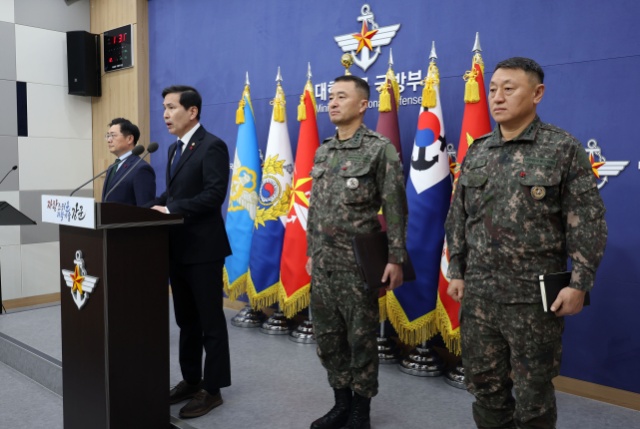 ▲ 김선호 국방부 장관 직무대행이 6일 서울 용산구 국방부에서 2차 비상계엄 의혹 등 관련 입장을 밝히고 있다. ⓒ뉴시스