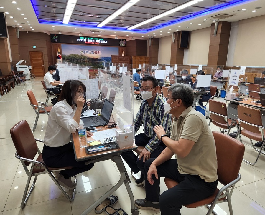 ▲ 2022년 달리는 국민신문고 사진.ⓒ옥천군