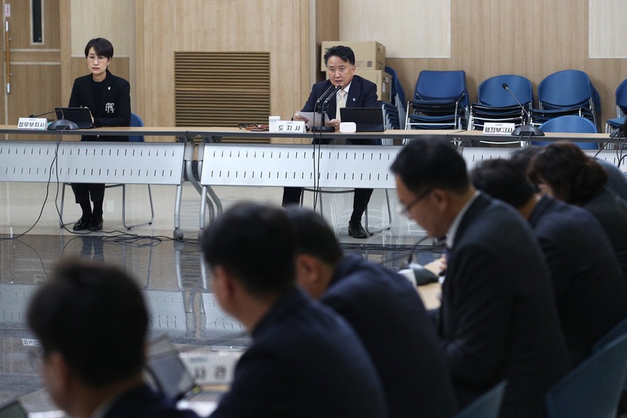 ▲ 김영환 지사가 9일 도청에서 ‘민생안정 비상 확대간부회의’를 열었다.ⓒ충청북도