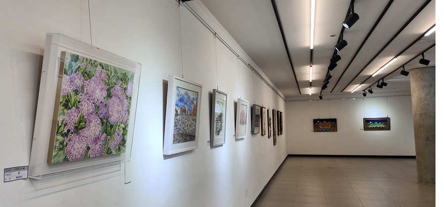 ▲ 예술관 전시실에서 9~13일 다양한 장르의 작품 50여 점이 전시됐다.ⓒ서원대학교