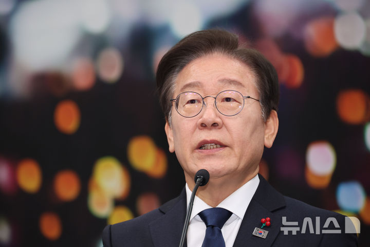 ▲ 이재명 더불어민주당 대표가 15일 오전 서울 여의도 국회에서 기자간담회를 열고 발언하고 있다. ⓒ뉴시스