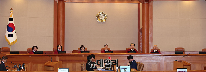 ▲ 헌법재판소 재판관 6인(왼쪽부터) 김복형·정정미·이미선·문형배·김형두·정형식 헌법재판소 재판관. ⓒ뉴데일리 DB