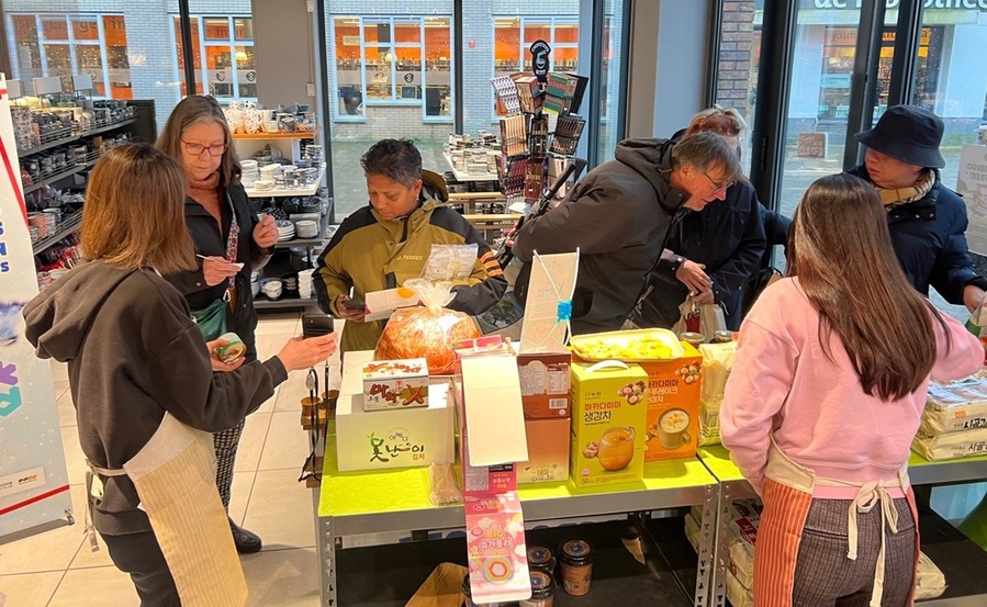 ▲ 충북도는 14~20일 네덜란드 암스테르담에서 충북 우수 농식품 홍보 판촉전을 개최했다.ⓒ충북도