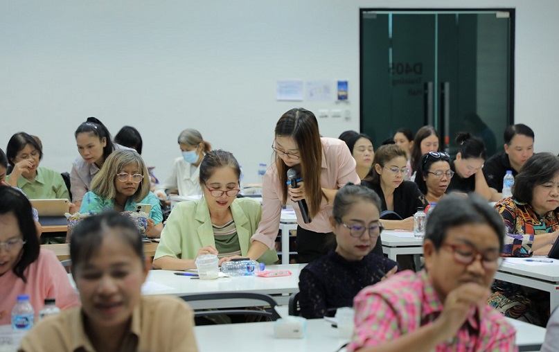 ▲ 숙명여대 아태여성정보통신원이 올해 9개월간 아세안 9개국 여성 소상공인 2400여 명을 대상으로 현지연수를 진행했다. 태국 연수 모습.ⓒ숙명여대