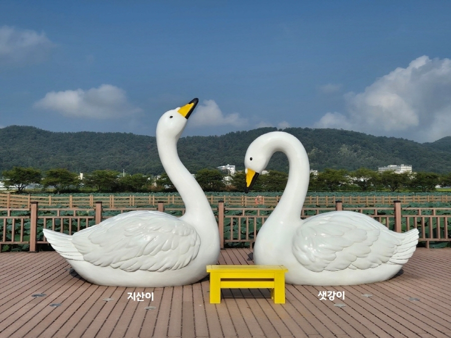 ▲ 큰고니 조형물.ⓒ구미시