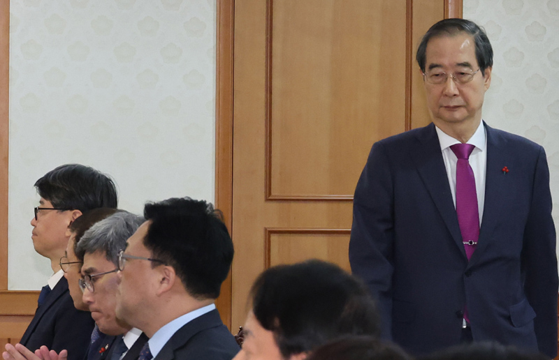 ▲ 한덕수 대통령 권한대행 국무총리가 지난 20일 서울 종로구 정부서울청사에서 열린 제7차 국가첨단전략산업위원회에 입장하고 있다. ⓒ대통령실통신사진기자단