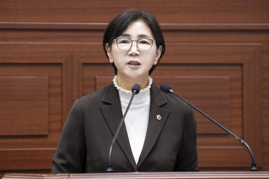 ▲ 경상북도의회 이선희 의원은 20일 경산-울산 간 고속도로 건설 추진 논의와 관련, 제351회 정례회 5분 자유발언에 나서 지역균형발전의 중요성을 강조하면서, 경북도의 적극적인 역할과 지원을 촉구했다.ⓒ경북도의회