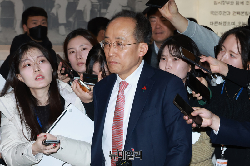 ▲ 추경호 국민의힘 원내대표가 지난 6일 국회에서 열린 비공개 의원총회에 참석하고 있다. 2024.12.06. ⓒ이종현 기자