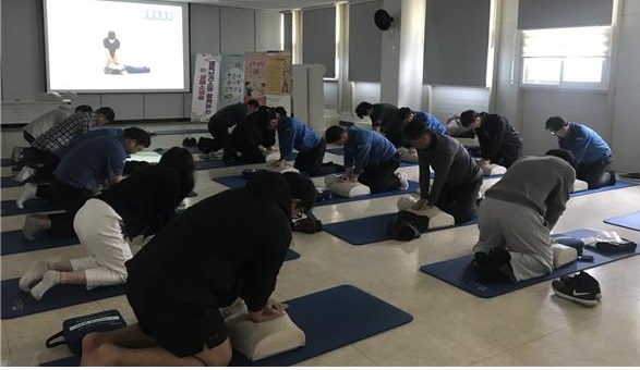 ▲ 청주시 흥덕보건소 심폐소생술 교육장에서 심폐소생술 교육을 받고 있다.ⓒ청주시