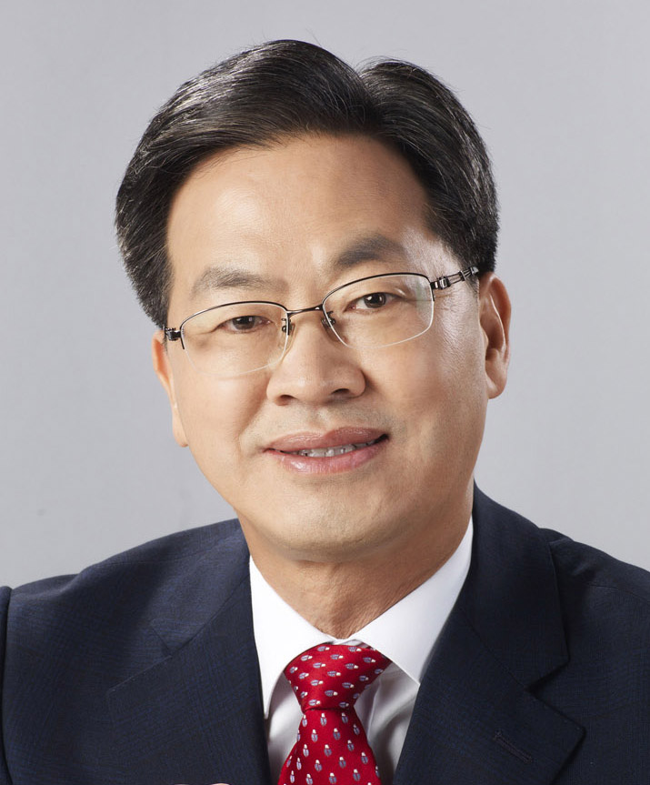 [동정]오도창 영양군수, 2025년 을사년 새해 충혼탑 참배 Save 뉴데일리